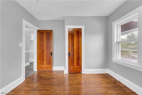 10123 Greenview Avenue Garfield Heights OH 44125