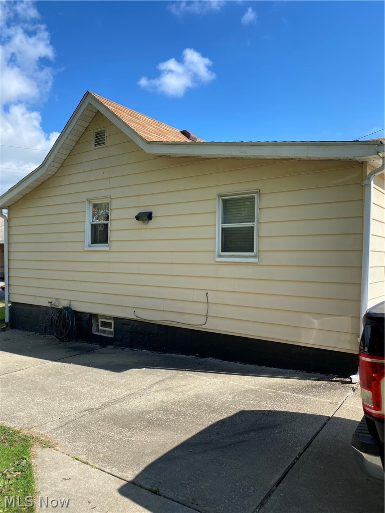 665 Devitt Avenue Campbell OH 44405