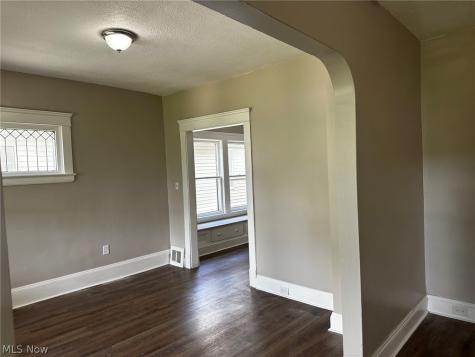 919 Nathaniel Road Cleveland OH 44110