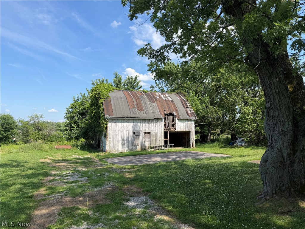 145 State Road Hinckley OH 44233