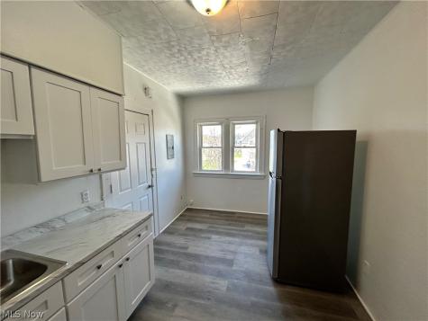 2232 W 103rd Street Cleveland OH 44102