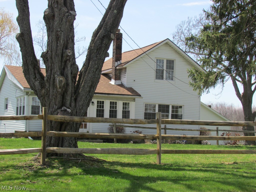 17199 Leggett Road Montville OH 44064