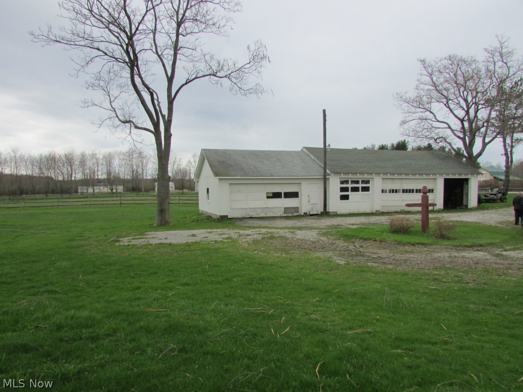 17199 Leggett Road Montville OH 44064