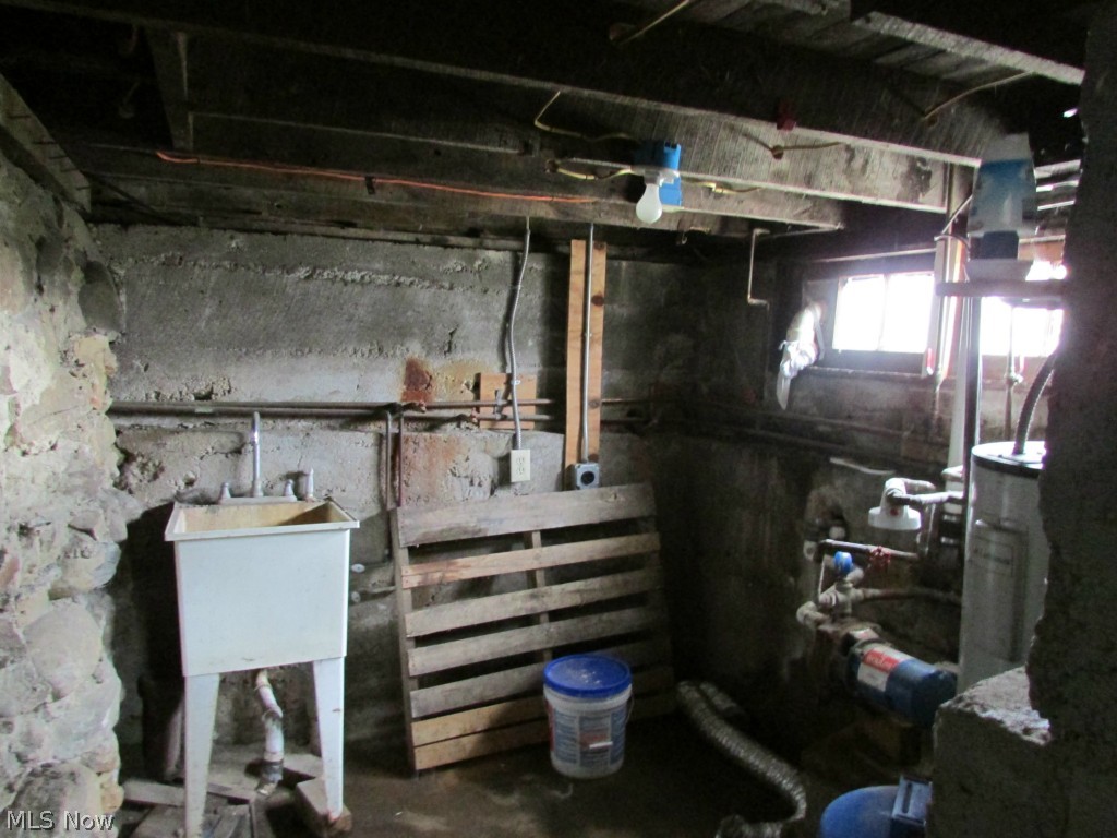 17199 Leggett Road Montville OH 44064