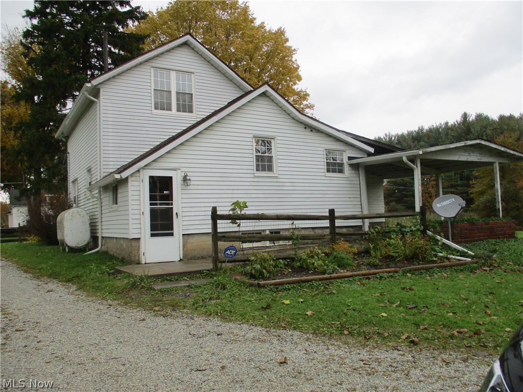 17199 Leggett Road Montville OH 44064