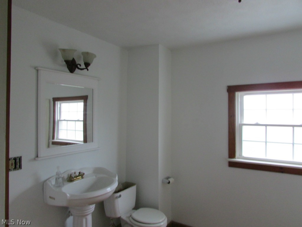 17199 Leggett Road Montville OH 44064