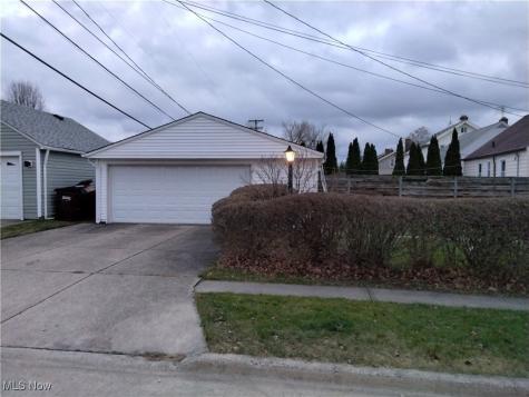 7608 Ridgefield Avenue Parma OH 44129