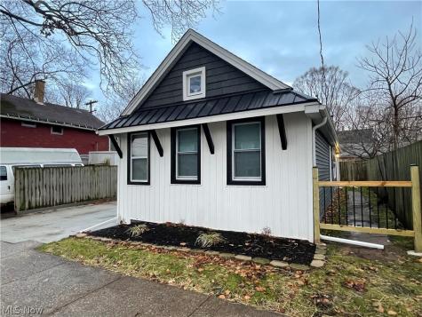2218 W 30th Street Cleveland OH 44113
