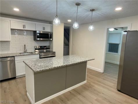 2218 W 30th Street Cleveland OH 44113