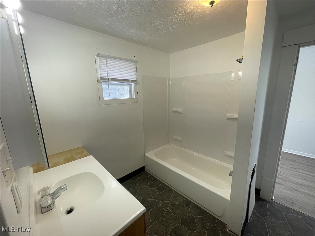 944 Baughman Street Akron OH 44320