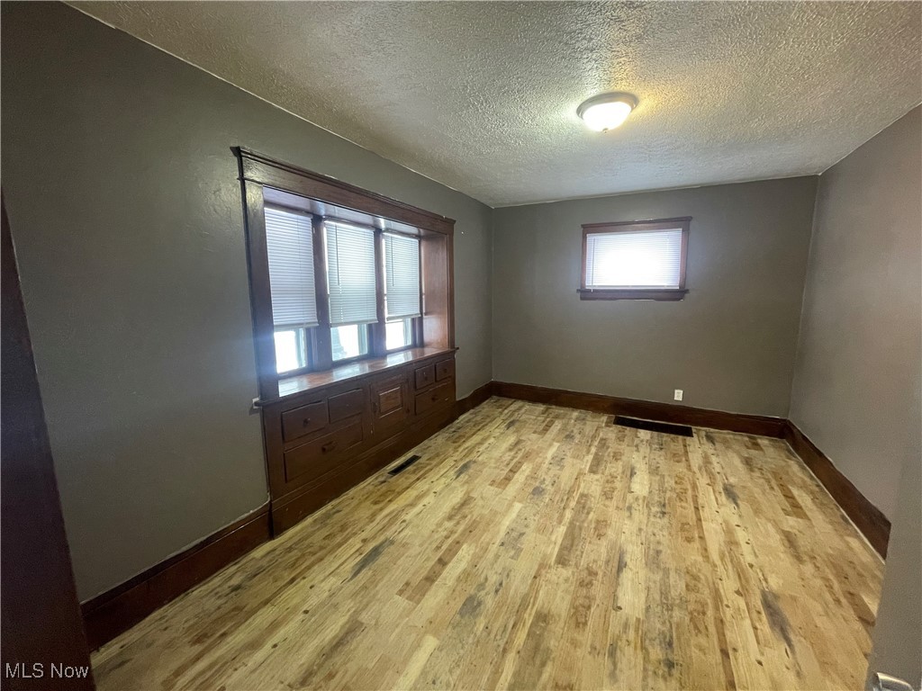 944 Baughman Street Akron OH 44320