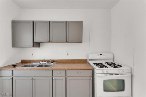 430 E 149th Street Cleveland OH 44110