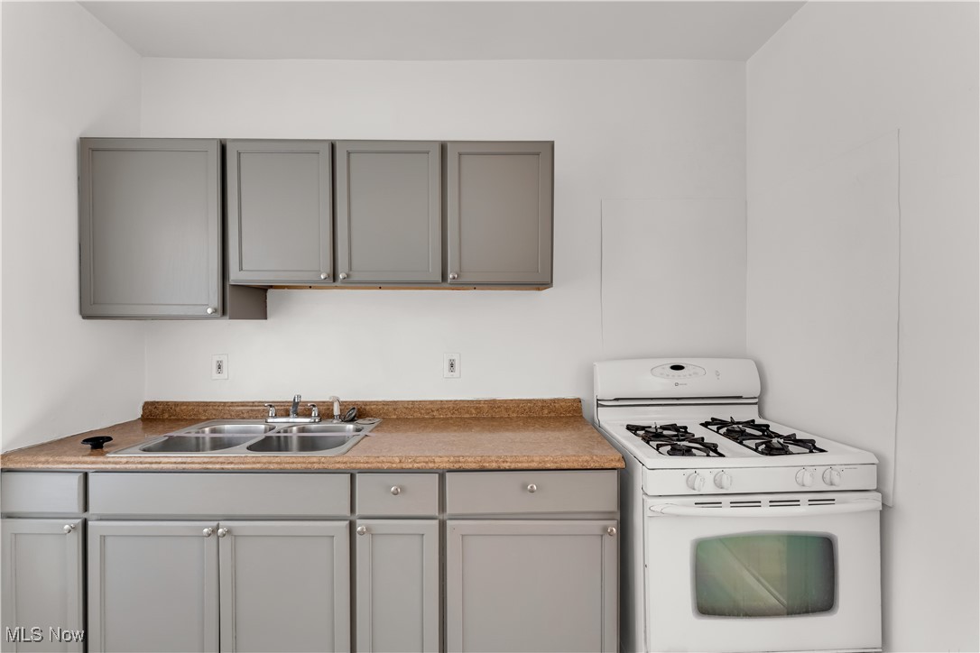 430 E 149th Street Cleveland OH 44110