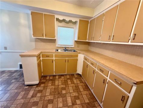 575 Noble Avenue Akron OH 44320