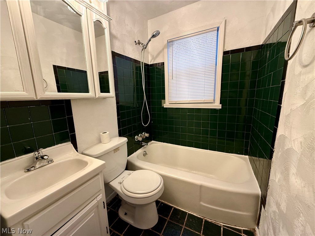 575 Noble Avenue Akron OH 44320