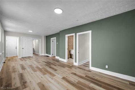 1939 W 54th Street Cleveland OH 44102