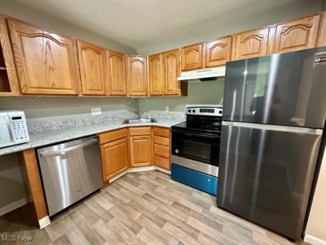 1330 Meadow Run Copley OH 44321