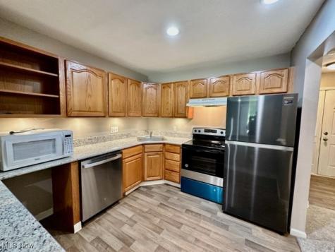 1330 Meadow Run Copley OH 44321