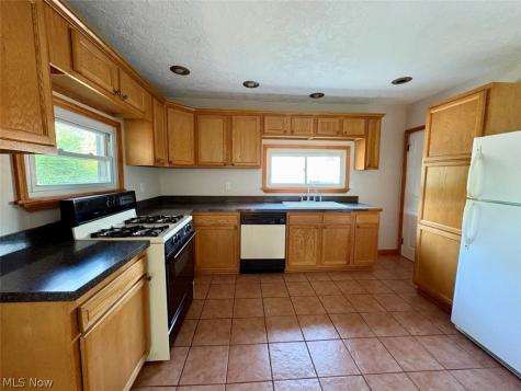 605 Sackett Avenue Cuyahoga Falls OH 44221