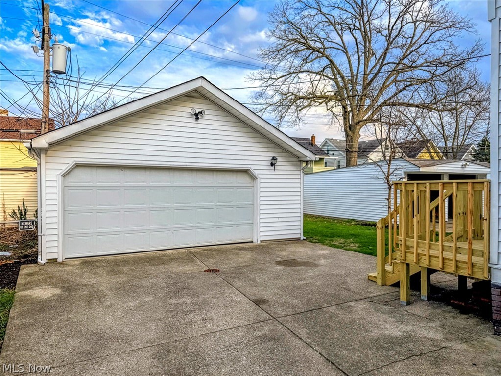 2085 Chesterland Avenue Lakewood OH 44107