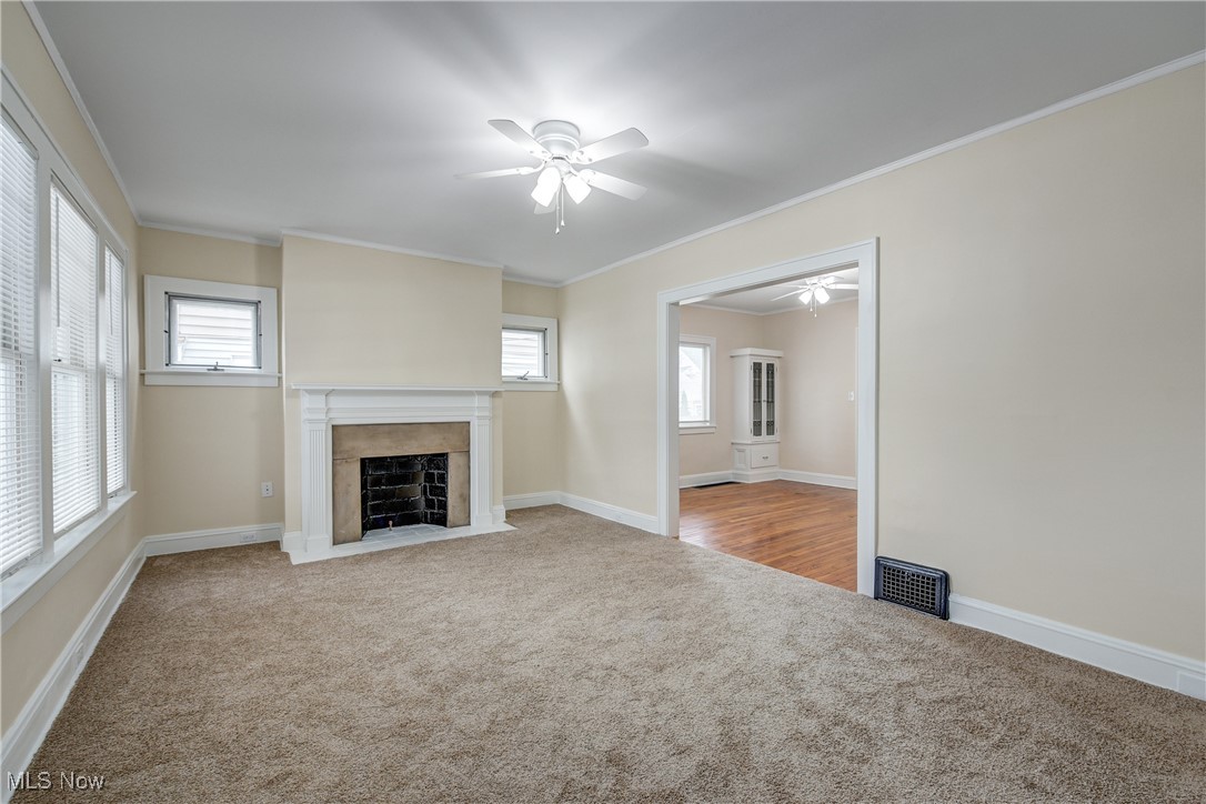 2085 Chesterland Avenue Lakewood OH 44107