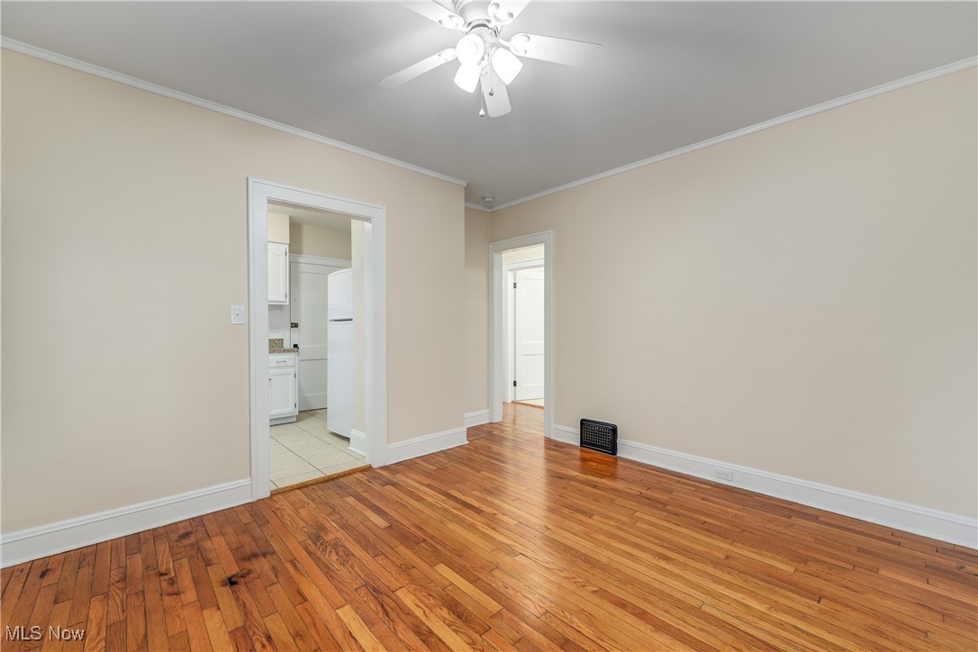 2085 Chesterland Avenue Lakewood OH 44107