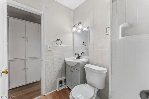 4512 Oak Park Avenue Cleveland OH 44109
