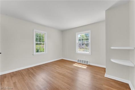 13305 Shady Oak Boulevard Garfield Heights OH 44125