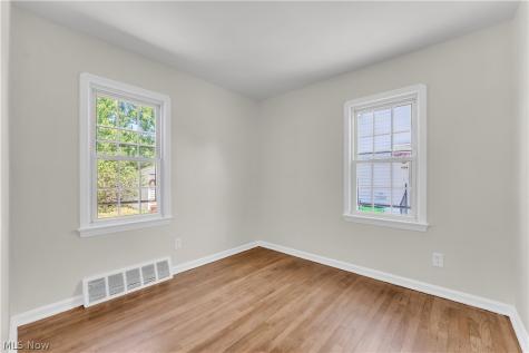 13305 Shady Oak Boulevard Garfield Heights OH 44125
