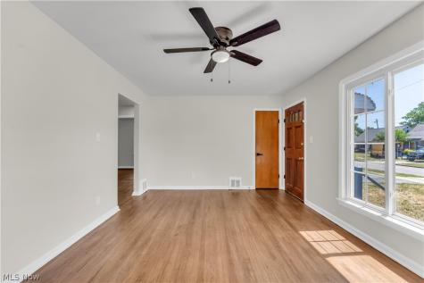 13305 Shady Oak Boulevard Garfield Heights OH 44125