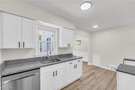 13305 Shady Oak Boulevard Garfield Heights OH 44125