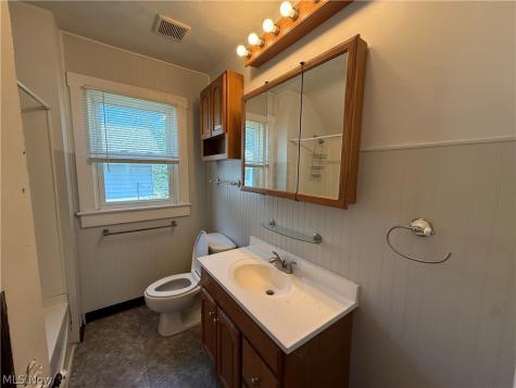 42 Paris Avenue Akron OH 44301