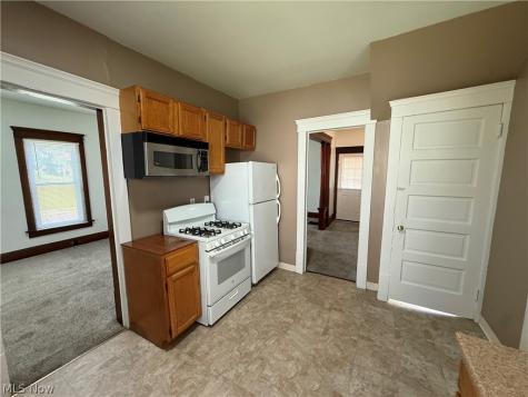 42 Paris Avenue Akron OH 44301