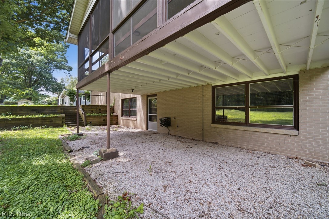 1097 Oak Tree Road Akron OH 44320