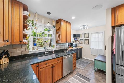 2244 Edgerton Road University Heights OH 44118