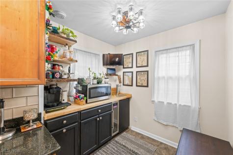 2244 Edgerton Road University Heights OH 44118