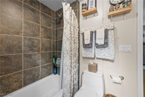 2244 Edgerton Road University Heights OH 44118