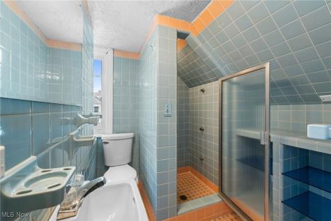 2244 Edgerton Road University Heights OH 44118