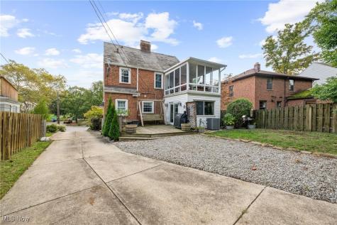 2244 Edgerton Road University Heights OH 44118