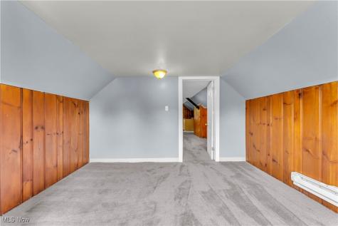913 Helmsdale Road Cleveland Heights OH 44112