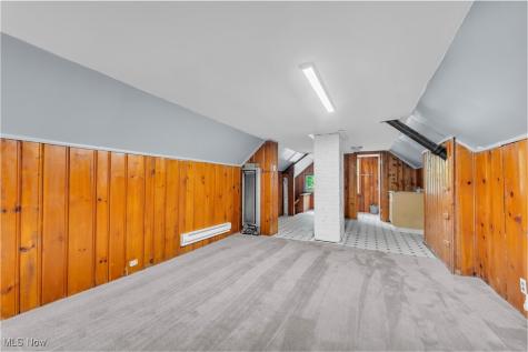 913 Helmsdale Road Cleveland Heights OH 44112
