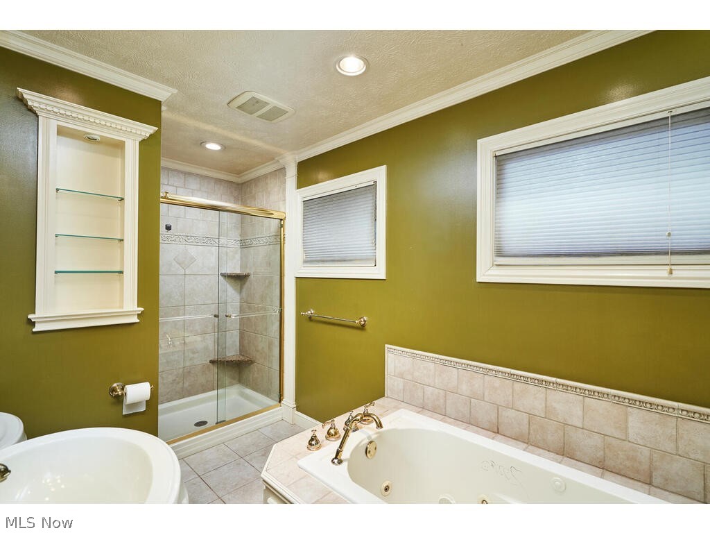 27798 Edgepark Drive North Olmsted OH 44070