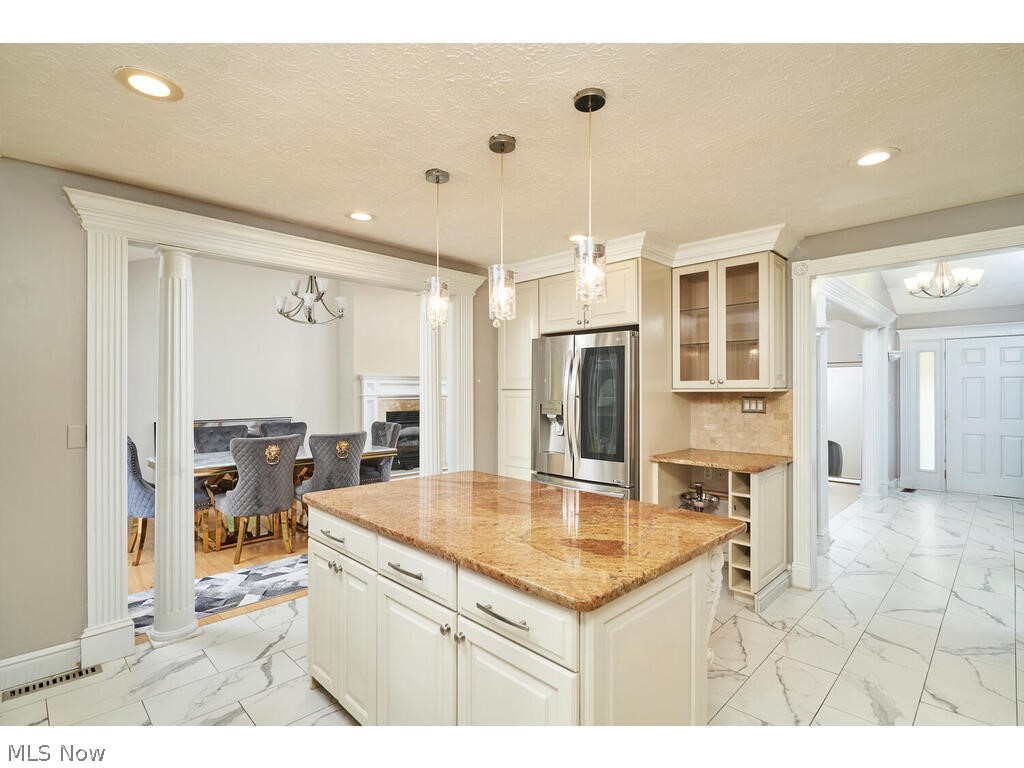 27798 Edgepark Drive North Olmsted OH 44070