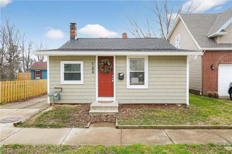 164 E 317th Street Willowick OH 44095