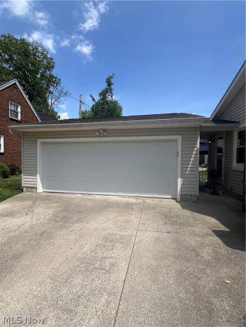 2017 10th Street Cuyahoga Falls OH 44221