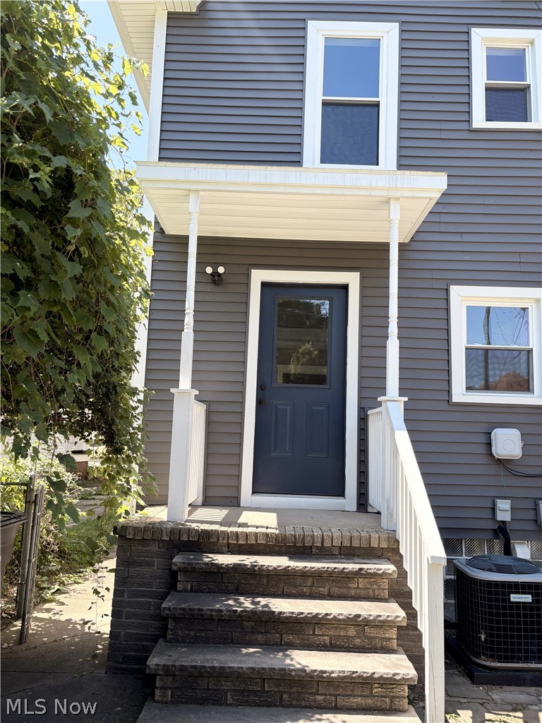 2049 West Boulevard Cleveland OH 44102
