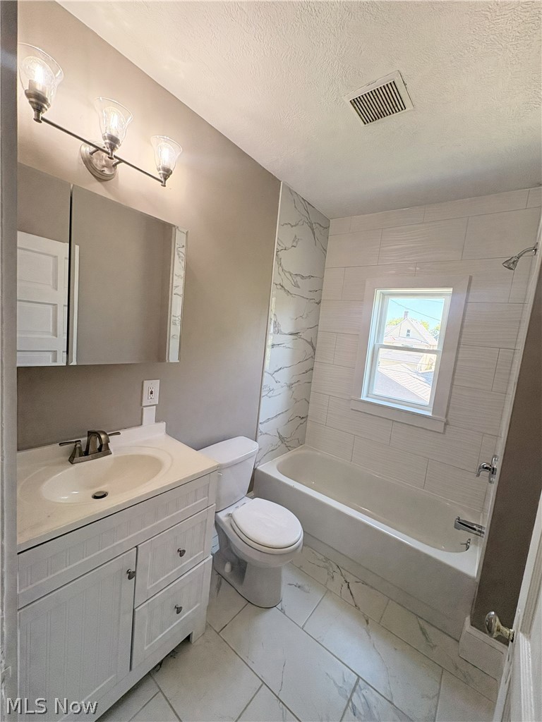 2049 West Boulevard Cleveland OH 44102