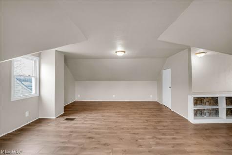 18721 Fairway Avenue Maple Heights OH 44137