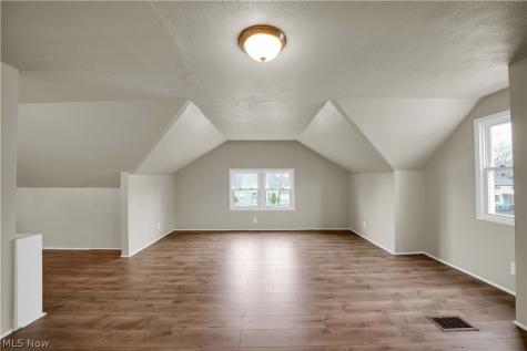 18721 Fairway Avenue Maple Heights OH 44137