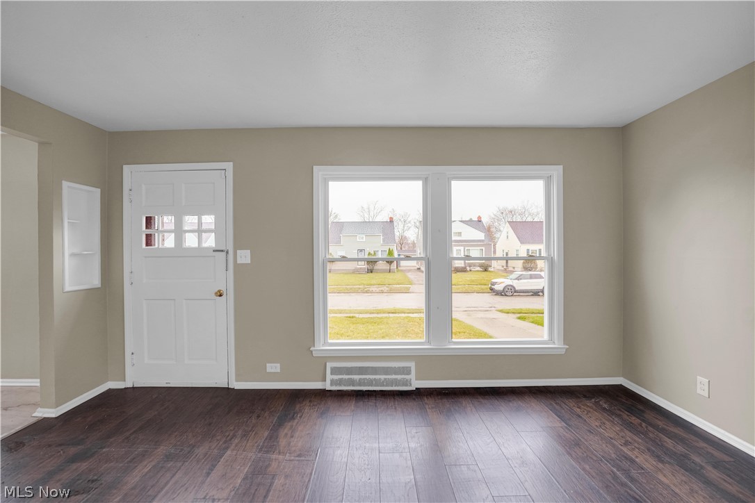 18721 Fairway Avenue Maple Heights OH 44137
